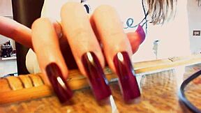 asmr unghie lunghe video sexy mani ed unghie