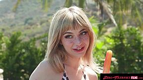 Hot Petite Blonde Enjoys Sloppy Summer Fuck 😘