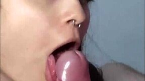 novinha no boquete profundo e desleixado acaba engolindo porra completo no red