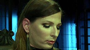 Shemale Dommes Fuck Men Anal?