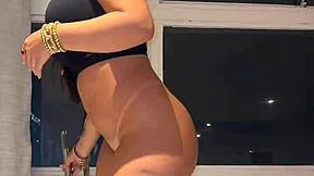 hot twerk in bath leads to cum on bed, calling for hard fuck