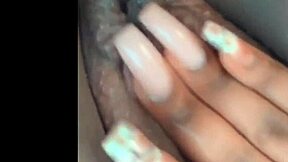 she rubbing that pussy nice