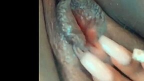 she rubbing that pussy nice