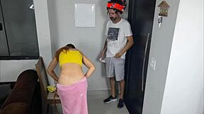 Novinha Pelada Recebe Motoboy Do Ifood