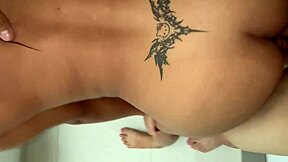 jugando con su cuerpo perfecto tuve que correrme dentro