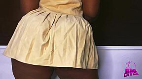 big booty teaser spreading her ass and pussy for you