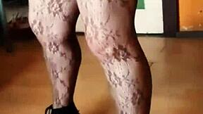 klaudiaambergirl masturbates while dancing 😍