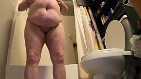 sexy bbw bathroom activity with squirting