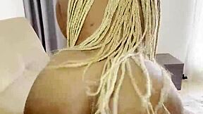 Engañando a mi novia con mi hermanastra cachonda