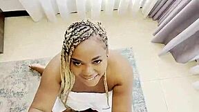 Engañando a mi novia con mi hermanastra cachonda