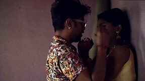 Pati Ke Chhote Bhai Apne Hi Nai Nawalee Bhabhi Ko Impress Karke Chodne Ka Maja Luta Jab Ghar Pe Bhaiya Nahi Tha