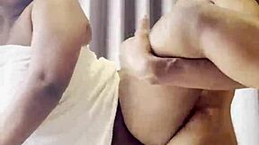 Engañando a mi novia con mi hermanastra cachonda