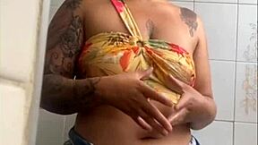 Eu estou na live e abri meu zíper pra mostra o quanto eu tô querendo dar