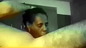 Claudia madura sumisa petera y puta impresionante como goza chupando la verga sometida a ordenes claras necesita sentir el rigor y la autoridad traga la pija hdp