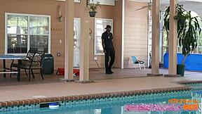 Pawg Invites New Neighbors For Outdoor Threesome Fun