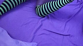 atrapada masturbandose por compañero de cuarto