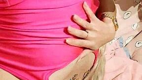 Alina Modelista touches herself intensely.