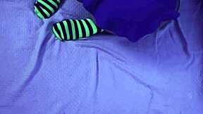 atrapada masturbandose por compañero de cuarto