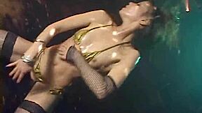 i enjoy watching a beautiful japanese dance