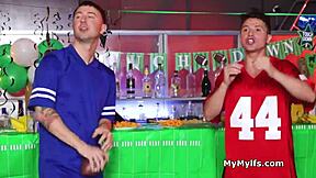 Freeuse Sharing of Sexy Blonde Bartender in 3some Blowjob Game.