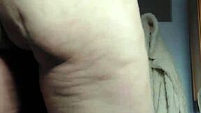 oma fucks pussy with cucumber