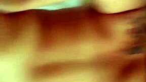 Depois que fui filmada no banho dei o cuzinho de 4 bem gostoso pro safado