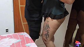 Espanhola Seduz Novinho Com Gozada, Marido Ouvindo No Quarto Ao Lado