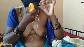 Leena Pulls Her Hairy Pussy for Sex