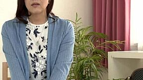 japanese mature wife gets creampie in first amateur shoot