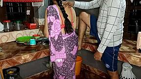 साड़ी वाली जवान कामवाली बाई को किचन पर चूत चुदाई की