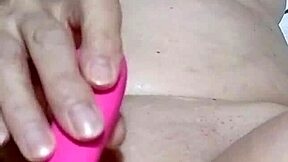 housewife squirts piss from her hole in homemade orgasm frenzy