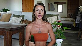 roxy fox shares her casual femdom handjob tips