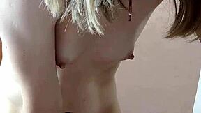 A beautiful webcam girl dances teasingly then masturbates solo for viewers