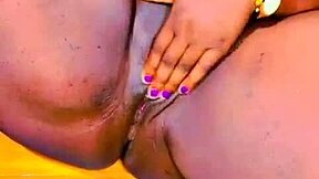 what secrets hide in sundaydogood614's shaved lesbian pussy update from aug 07 2024