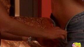 Brunette and blonde girlfriends kiss into pussy licking