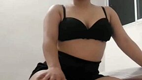 hot schoolgirl shows huge ass voluptuous vagina