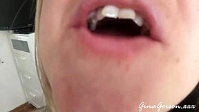 Я помешан на худой блондиночке 18+ с её слюнявой глоткой и фетишем