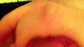 i crave wanking hard in this dirty toilet stall