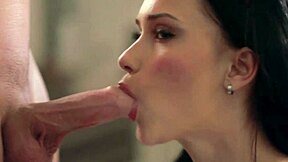 Beautiful milf gives that erotic blowjob handjob combo