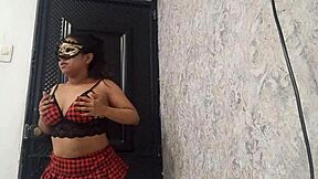 exotic dancer spreads juicy pussy lips dances solo tease