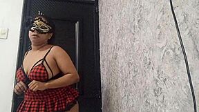 exotic dancer spreads juicy pussy lips dances solo tease