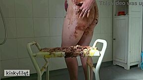 i crave squashing cake on my ass before dildo fucking