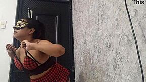 exotic dancer spreads juicy pussy lips dances solo tease