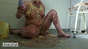i crave squashing cake on my ass before dildo fucking