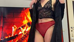 ever felt an italian amateur's steamy shaved pussy heat up like this?