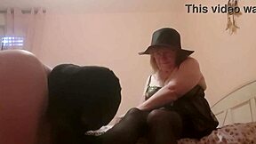 i make slave ebed lick my feet in intense bdsm session