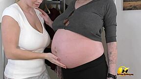 Mainin perut gede Shione sama toket alami besar di bulan ke-9 hamil.