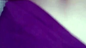 gozando e mijando no cu dela puta que delicia