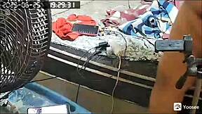 madrasta gostosa em lingerie fode com amiguinhos tarados no banho