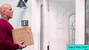 Hot Busty Eve Marlowe Gives Derrick Pierce Wet Nuru Titty Massage